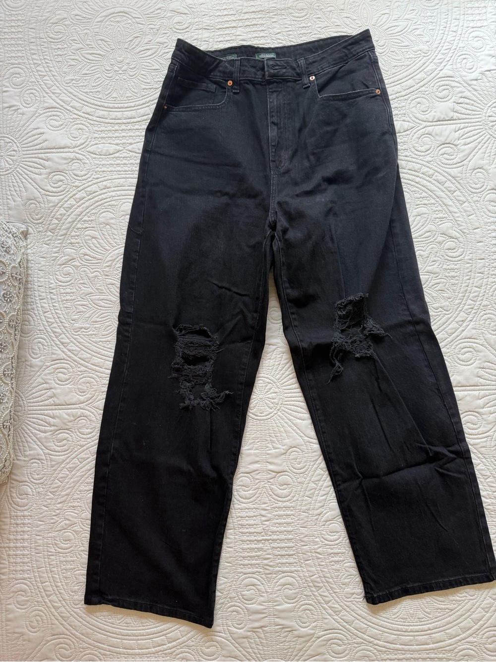 Wild Fable Distressed Jeans in Black